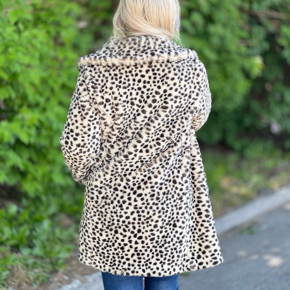 Faux fur coat - Picture 5 of 8